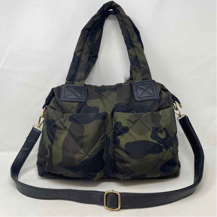 Pre-Owned Boutique Camo Nylon Handbag