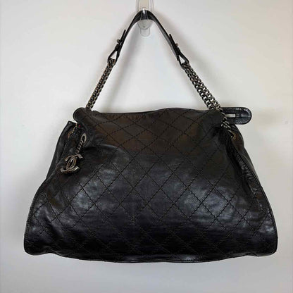 Pre-Owned Chanel Black Leather Designer Handbag