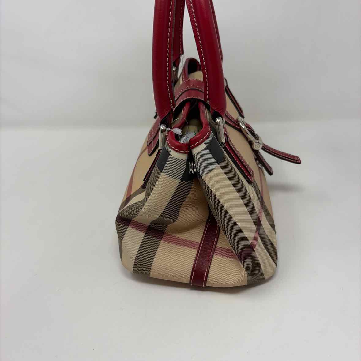 Pre-Owned Burberry Red Multi Coated Canvas Designer Handbag