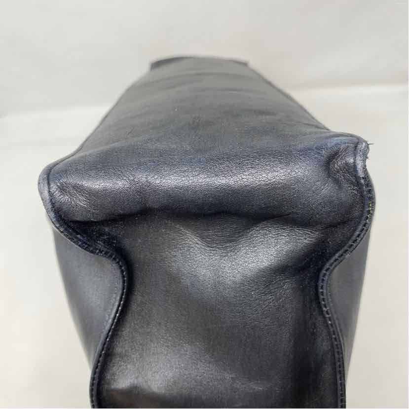 Pre-Owned Chanel Black Leather Designer Handbag