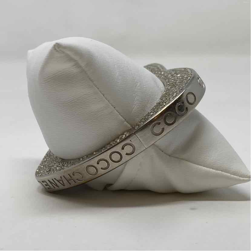 Pre-Owned Chanel Silver Multi Metal Designer Jewelry