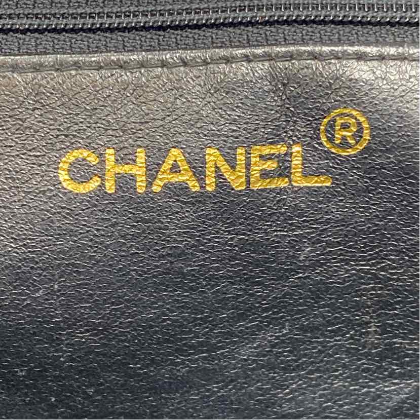 Pre-Owned Chanel Black Leather Designer Handbag