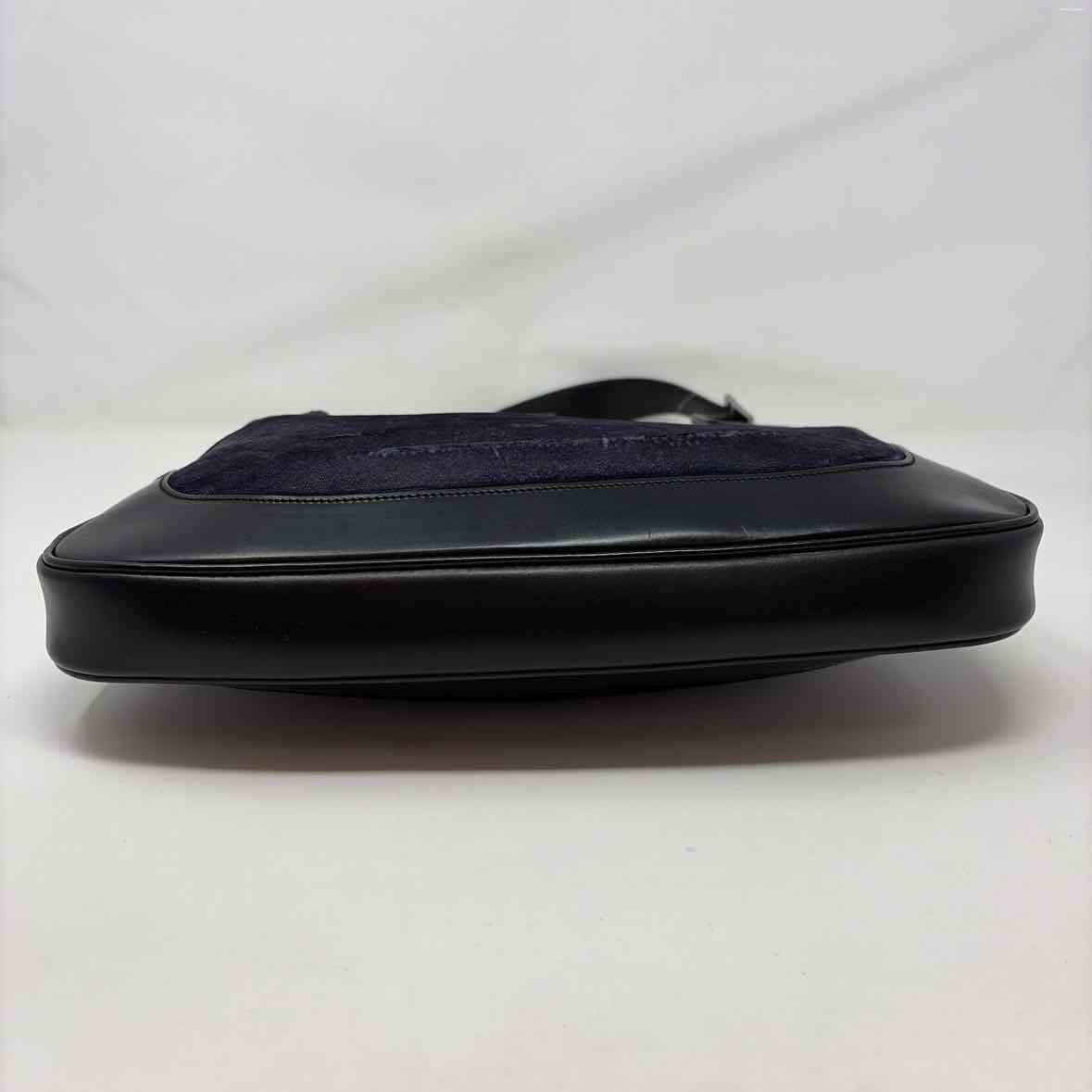 Pre-Owned Gucci Purple Velvet Designer Handbag