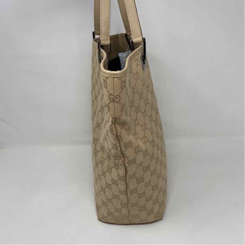 Pre-Owned Gucci Cream Canvas Designer Handbag