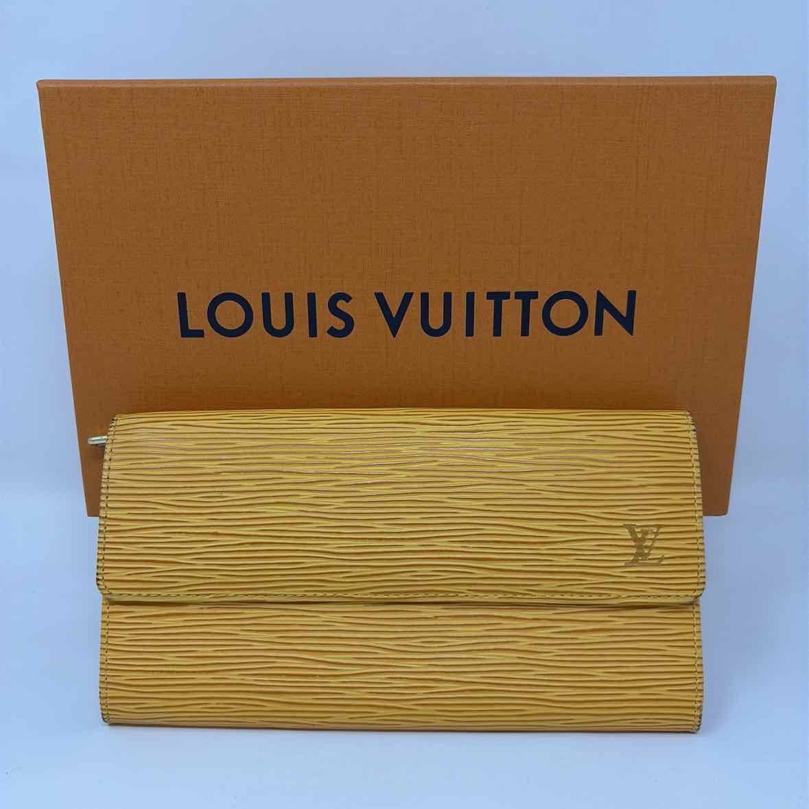 Pre-Owned Louis Vuitton Yellow Leather Designer Wallet