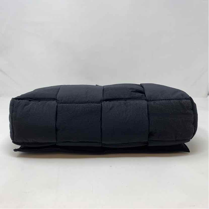 Pre-Owned Bottega Veneta Black Nylon Designer Handbag