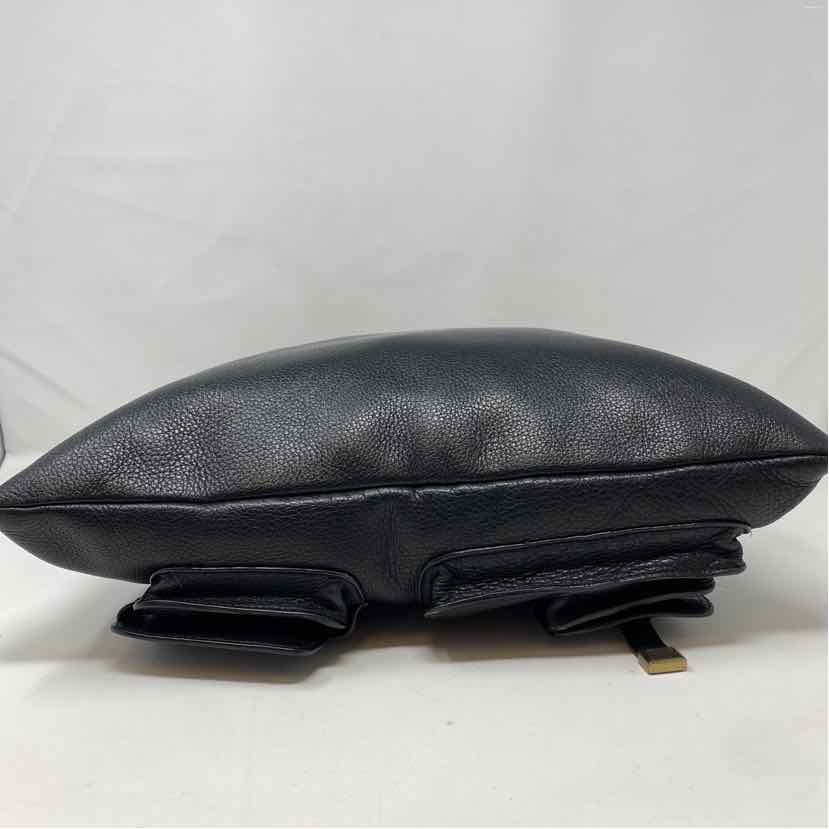 Pre-Owned Sondra Roberts Black Leather Handbag