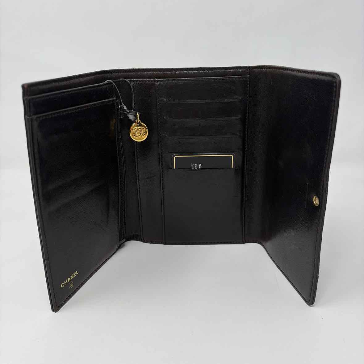 Pre-Owned Chanel Black Leather Designer Wallet