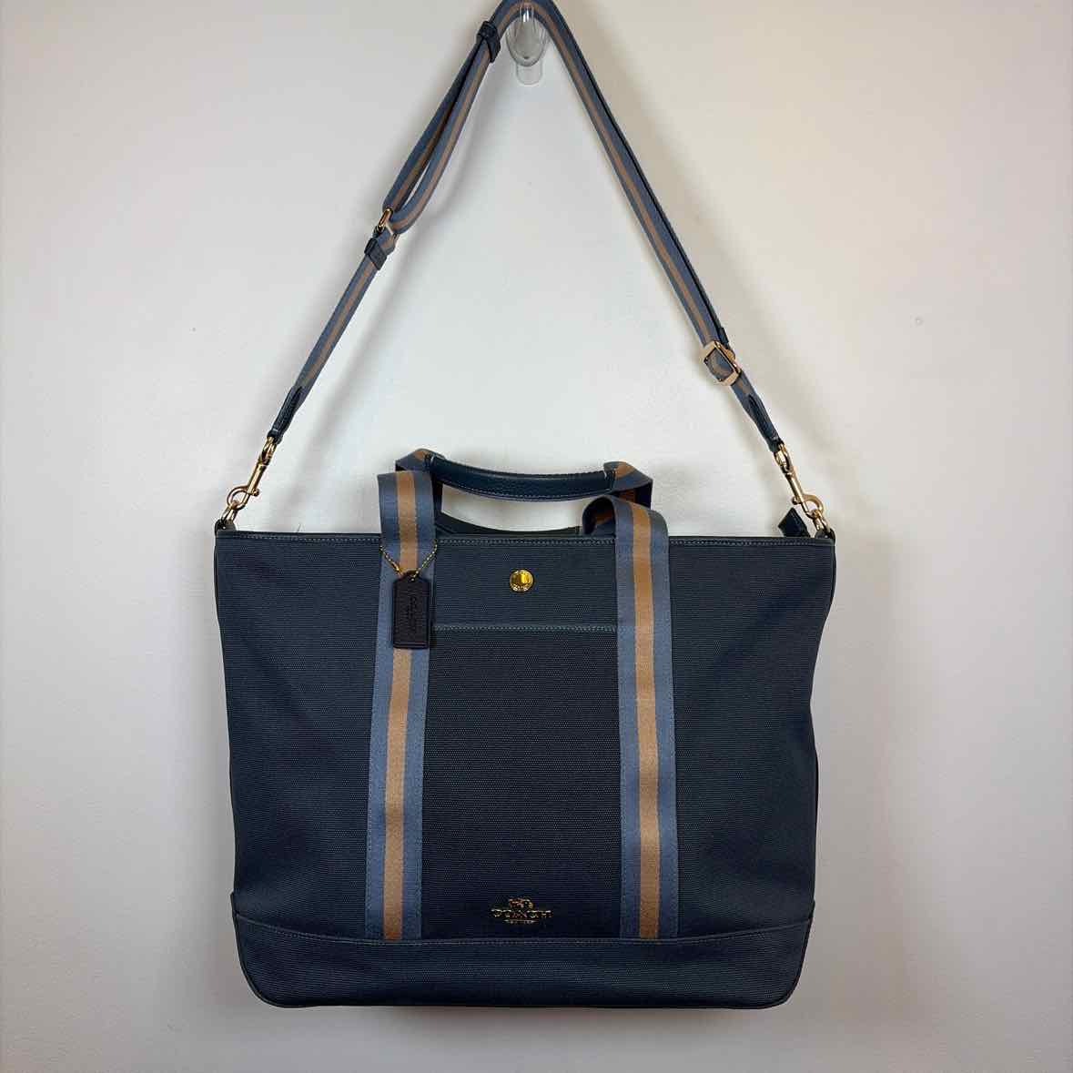 Pre-Owned Coach Teal Fabric Handbag