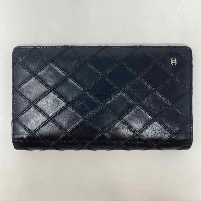 Pre-Owned Chanel Black Leather Designer Wallet