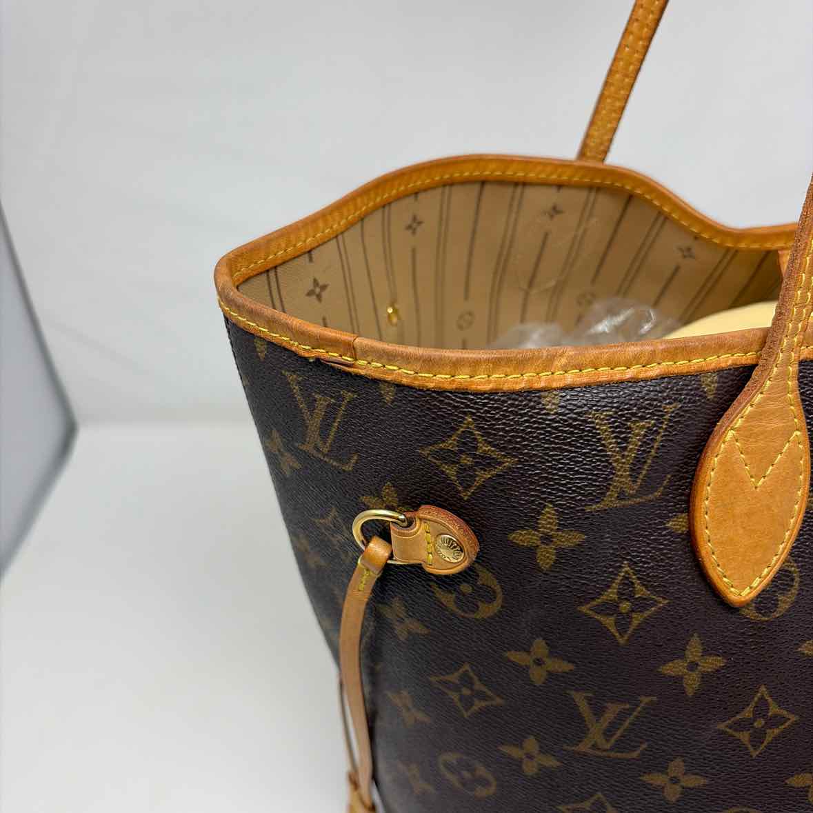 Pre-Owned Louis Vuitton Brown Coated Canvas Designer Handbag