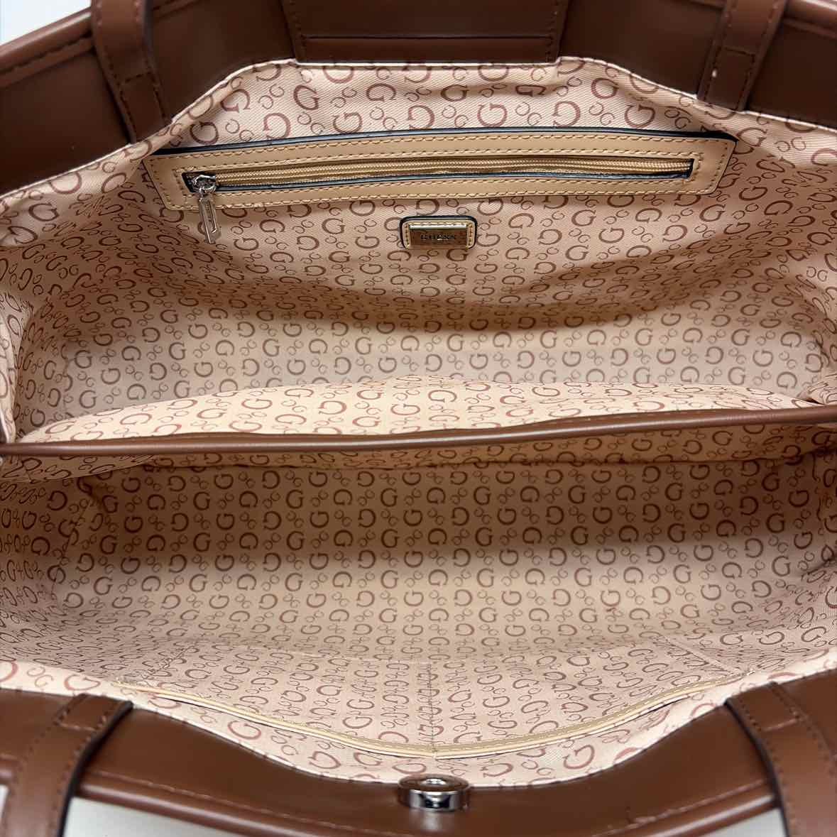 Pre-Owned Guess Brown Canvas Handbag