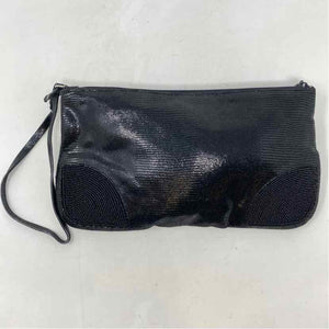 Pre-Owned BCBG Black Leather Wristlet