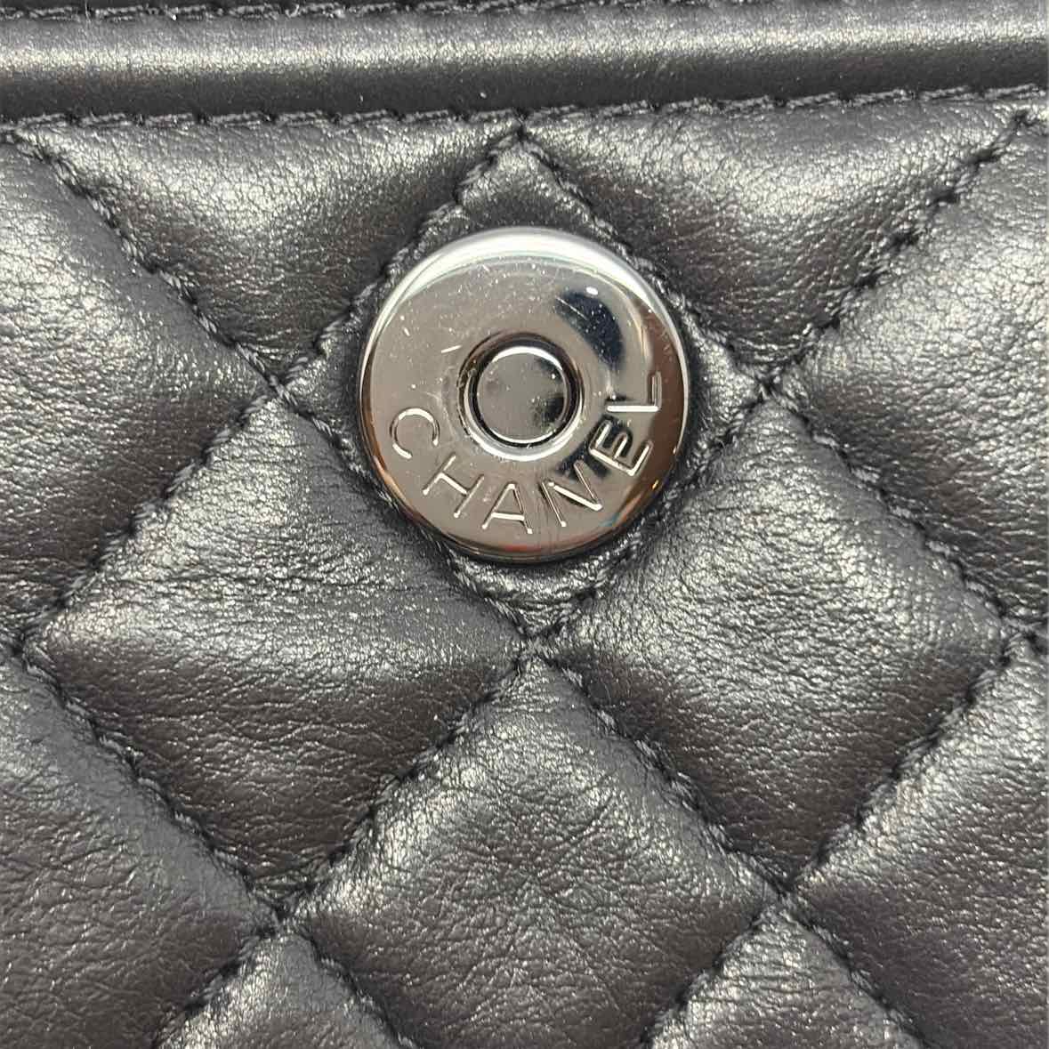 Pre-Owned Chanel Black Leather Designer Wallet