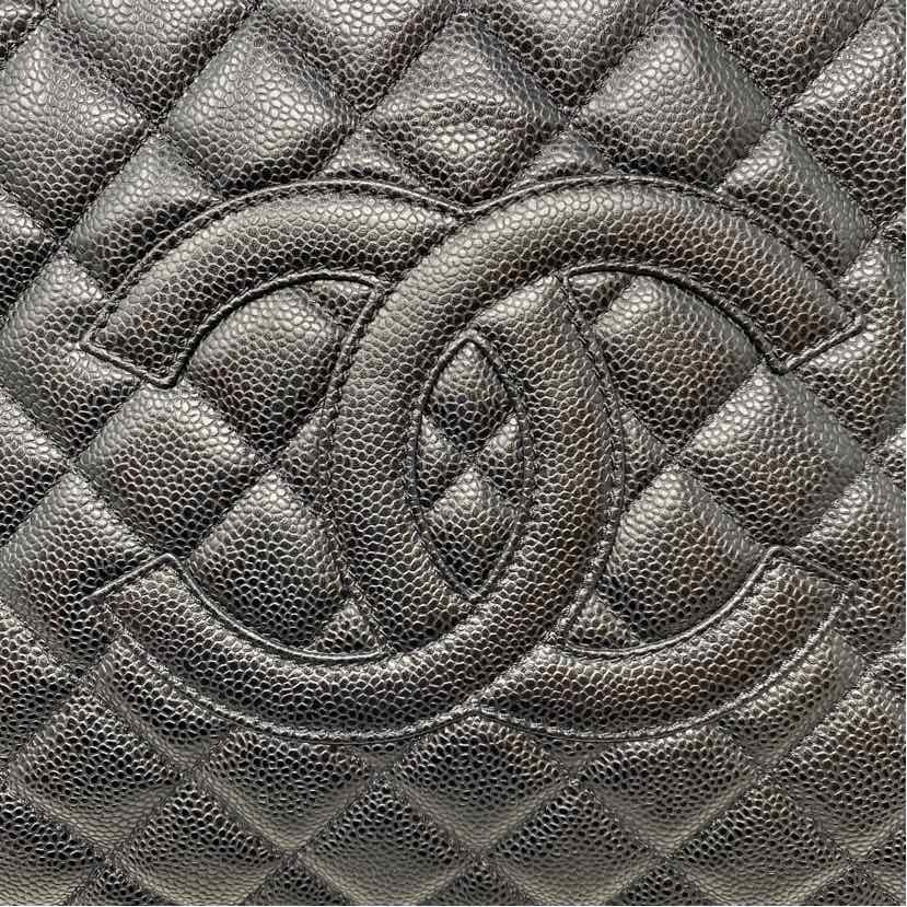 Pre-Owned Chanel Black Leather Designer Handbag