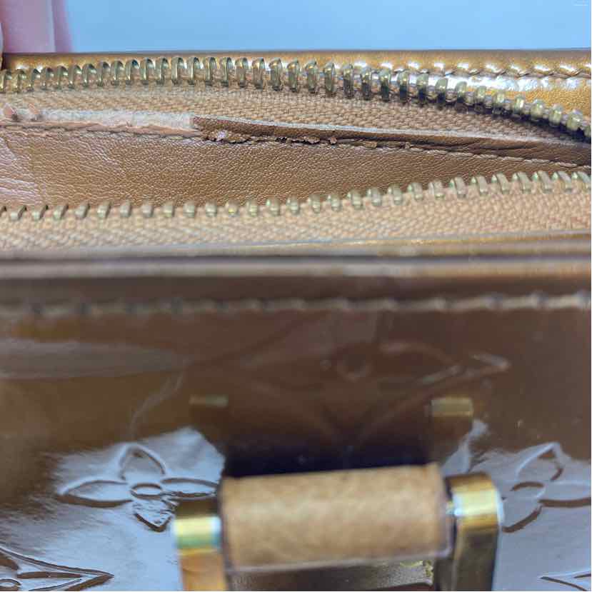 Pre-Owned Louis Vuitton Bronze Patent Designer Handbag