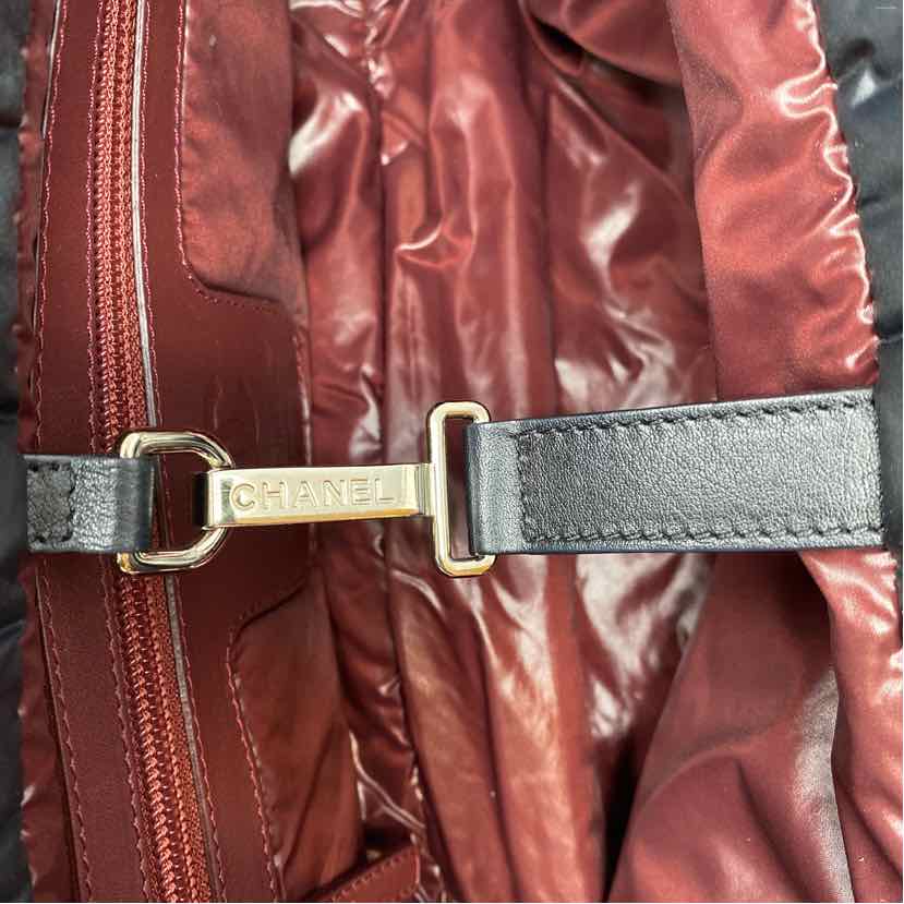 Pre-Owned Chanel Black Nylon Designer Handbag