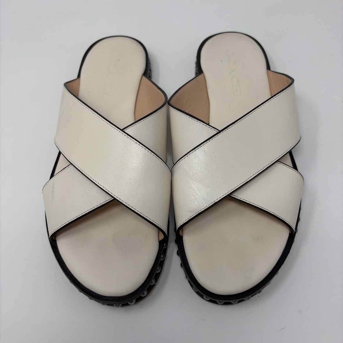 Pre-Owned Shoe Size 7 Coach White Sandals