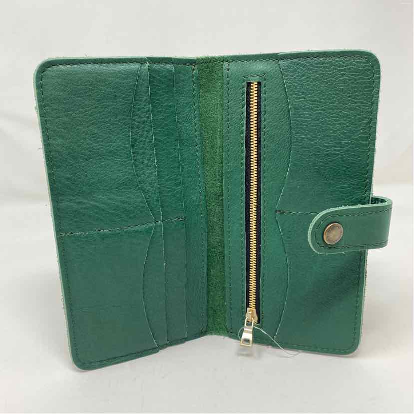 Pre-Owned Portland Leather Goods Green Leather Wallet