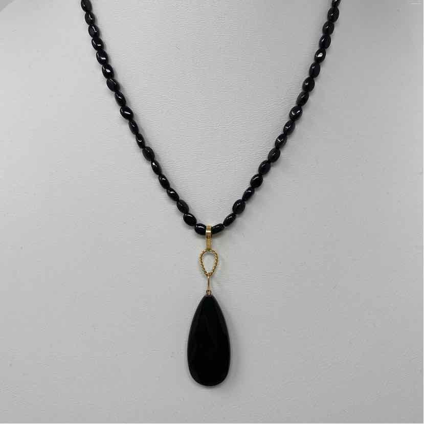 Pre-Owned Nabco Black Onyx Necklace