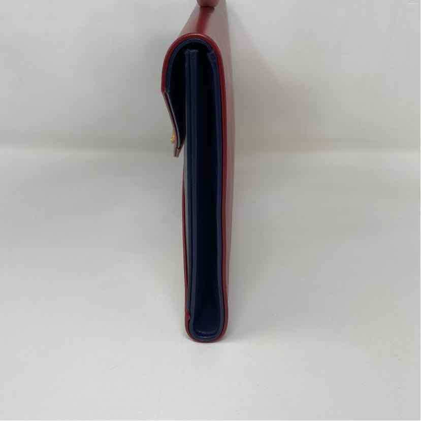 Pre-Owned Chanel Red/Navy Leather Designer Handbag