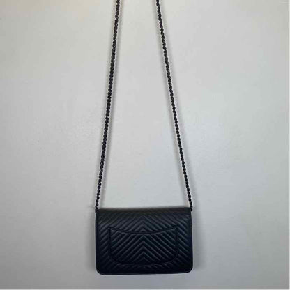 Pre-Owned Chanel Black Lambskin Designer Handbag