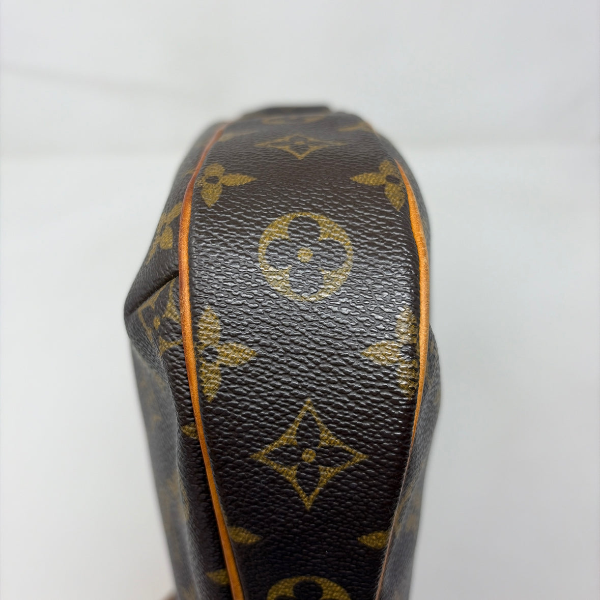 Pre-Owned Louis Vuitton Monogram Canvas Designer Handbag