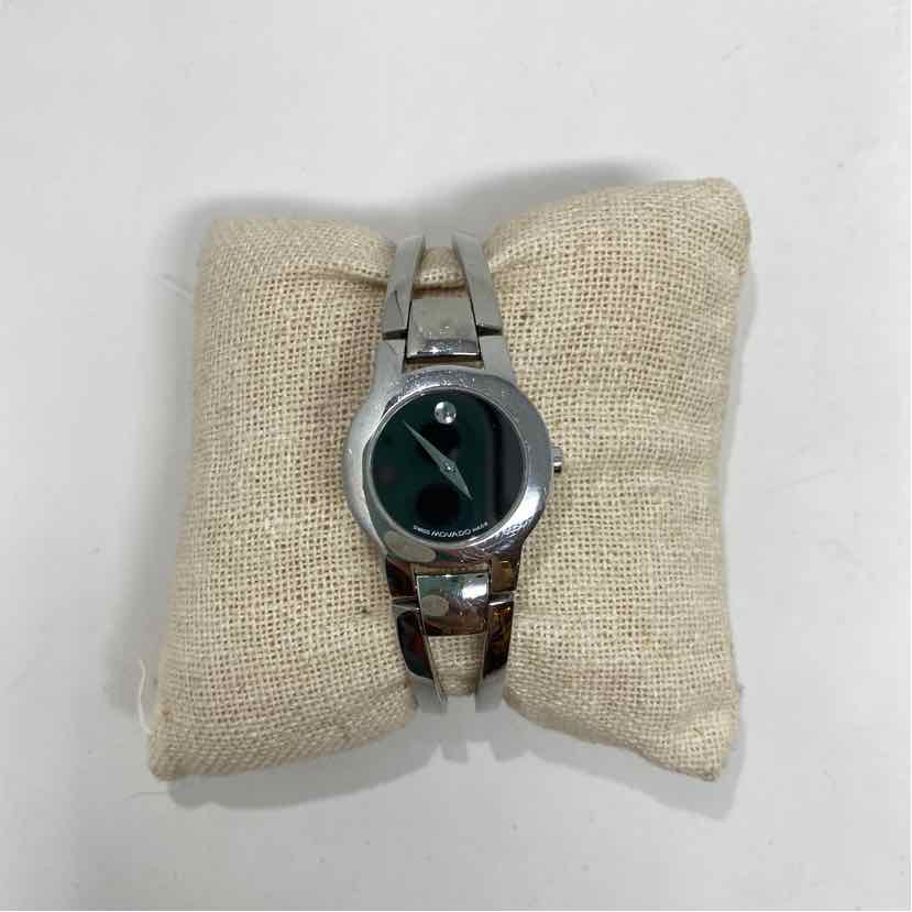 Pre-Owned Movado Silver Stainless Steel Watch