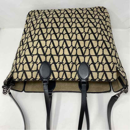 Pre-Owned Valentino Taupe Wool Designer Handbag