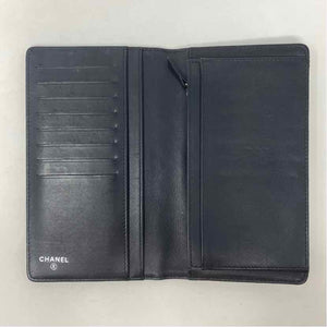 Pre-Owned Chanel Black Leather Designer Wallet