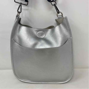 Pre-Owned Ahdorned Silver faux leather Handbag