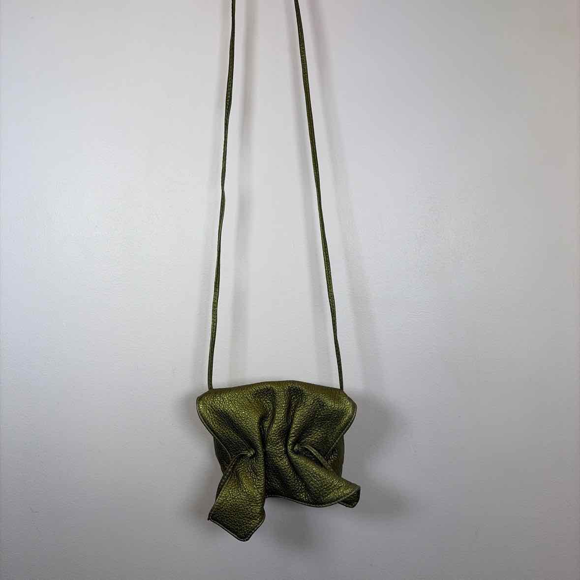 Pre-Owned Carlos Falchi Green Leather Handbag
