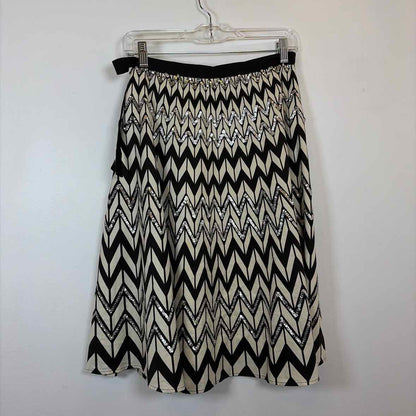 Pre-Owned Size XS BCBG Maxazria Black/White Skirt