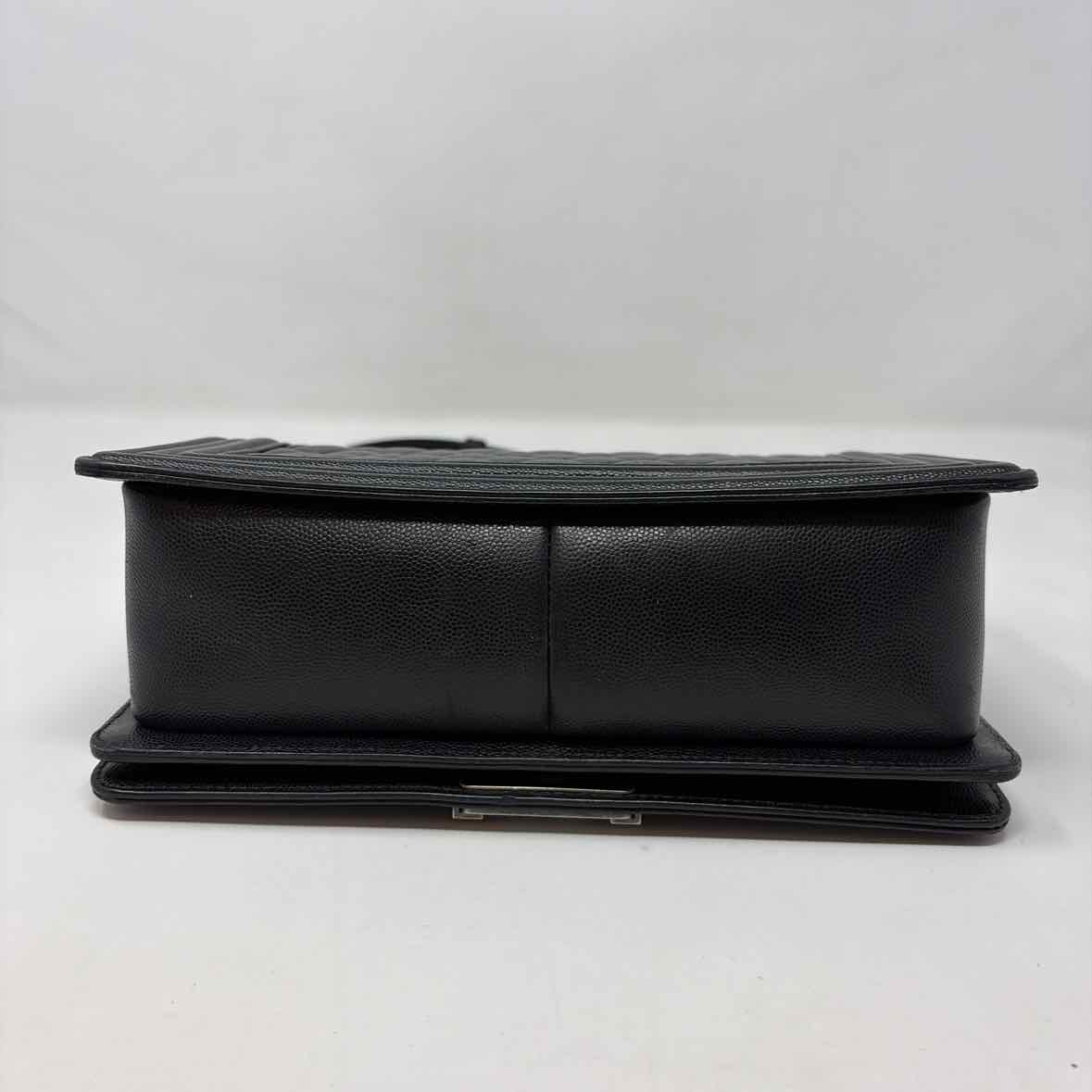 Pre-Owned Chanel Black Leather Designer Handbag