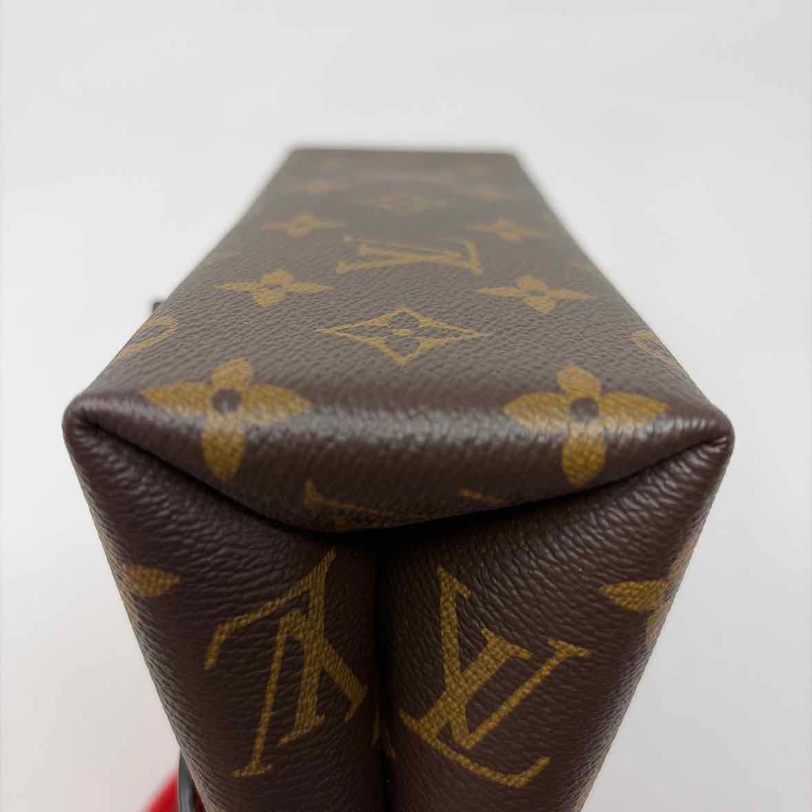 Pre-Owned Louis Vuitton Red Canvas Designer Handbag