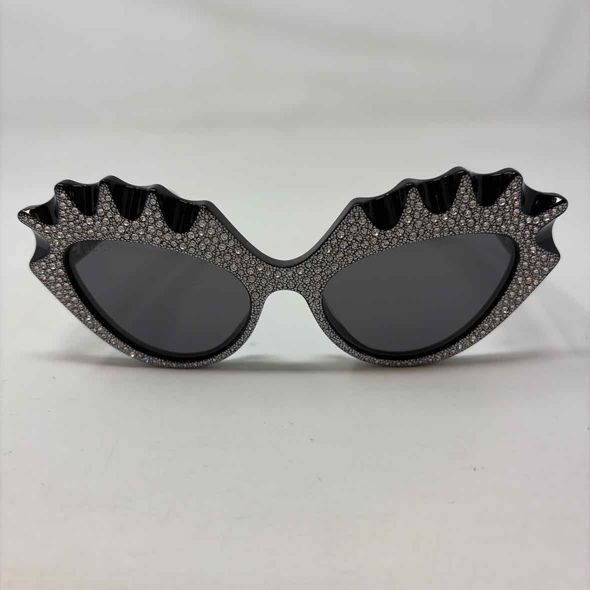 Pre-Owned Gucci Black/Silver Acrylic Designer Sunglasses