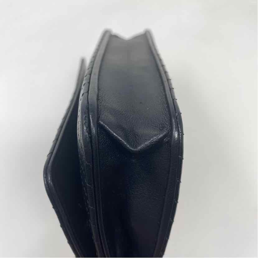 Pre-Owned Chanel Black Lambskin Designer Handbag