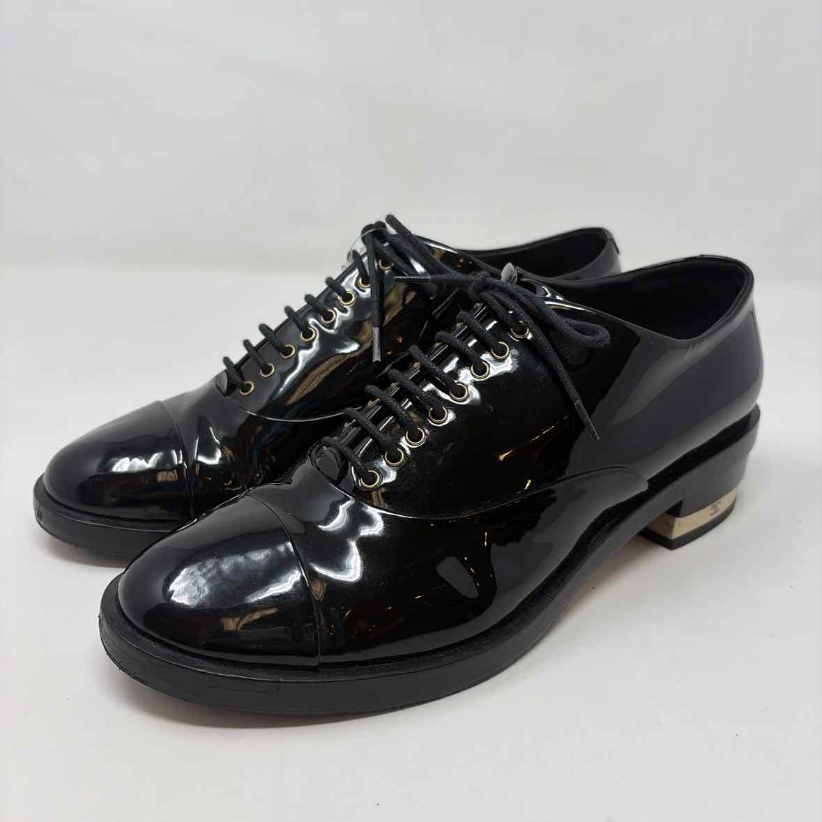 Pre-Owned Chanel Black Patent Shoe Size 7.5 Designer Shoes