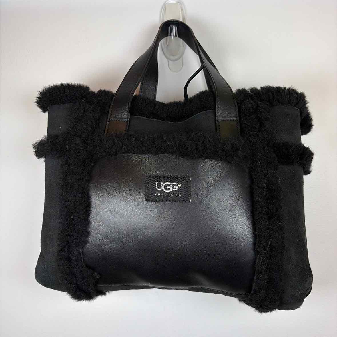 Pre-Owned UGG Black Leather Handbag