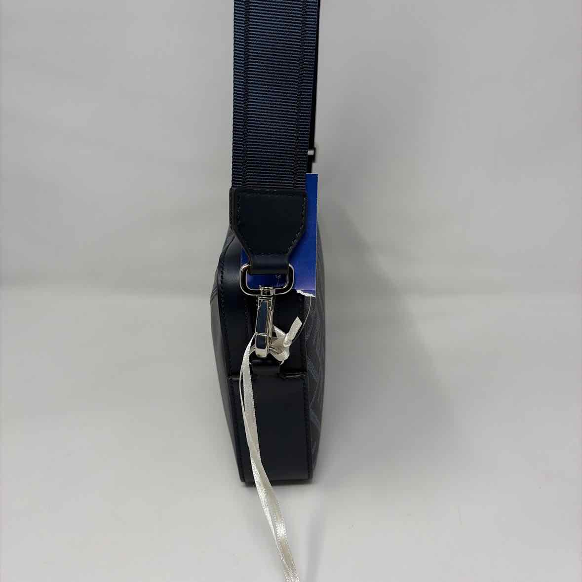 Pre-Owned Fendi Navy Leather Designer Handbag