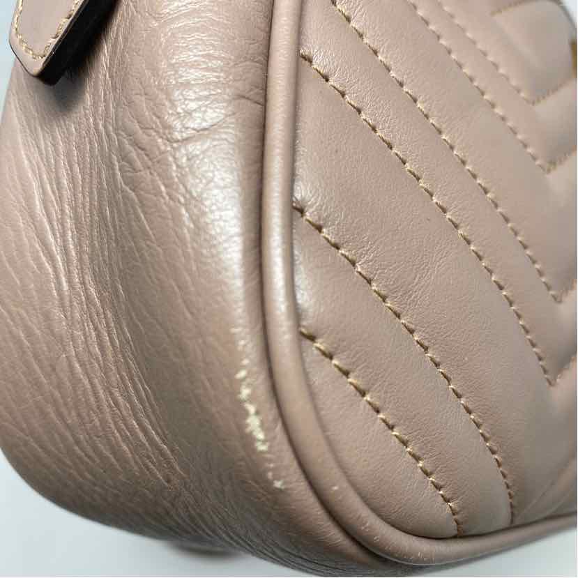 Pre-Owned Gucci Mauve Leather Designer Handbag