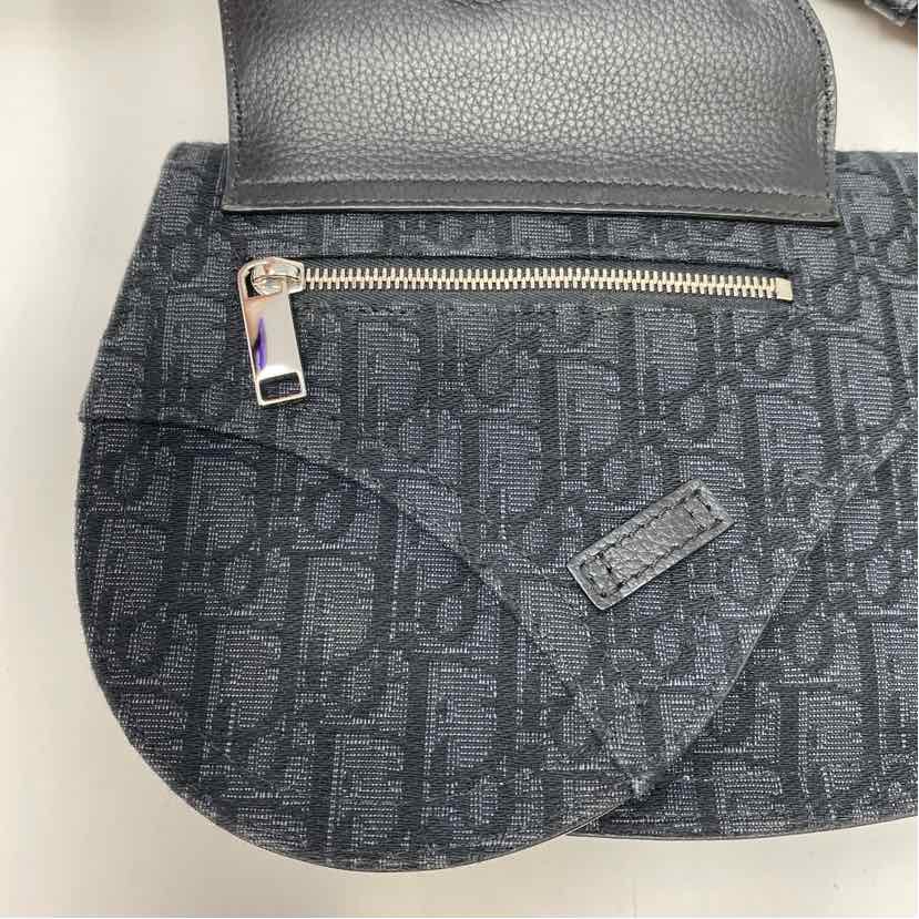 Pre-Owned Christian Dior Black Canvas Designer Handbag