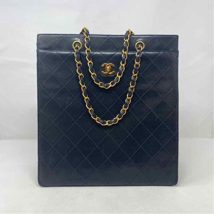 Pre-Owned Chanel Black Leather Designer Handbag