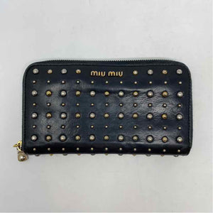 Pre-Owned Miu Miu Black Leather Wallet